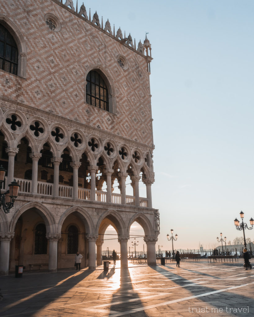 Piazza_San_Marco_Venice_at_Sunrise